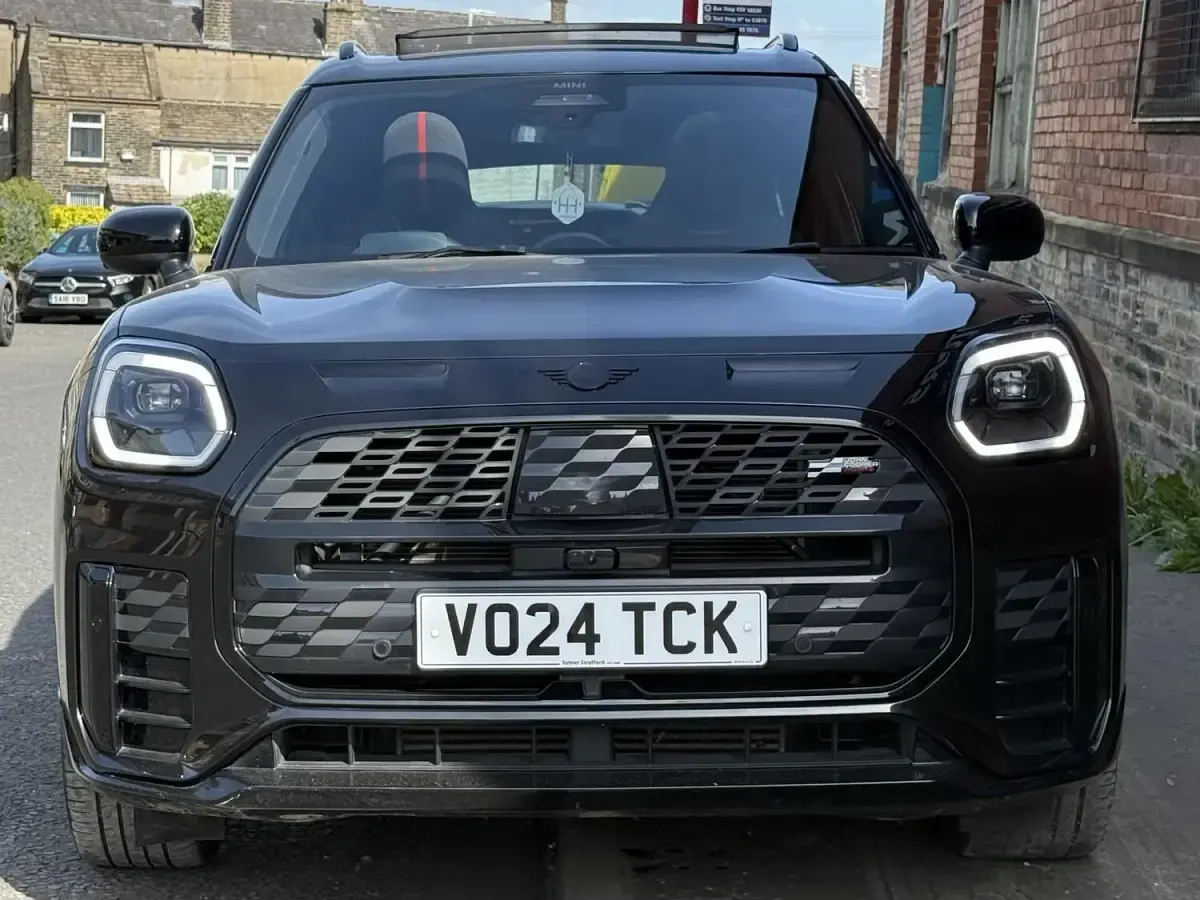 Used Mini Countryman Sport 218 HP (160 kW) 2024 Black SUV