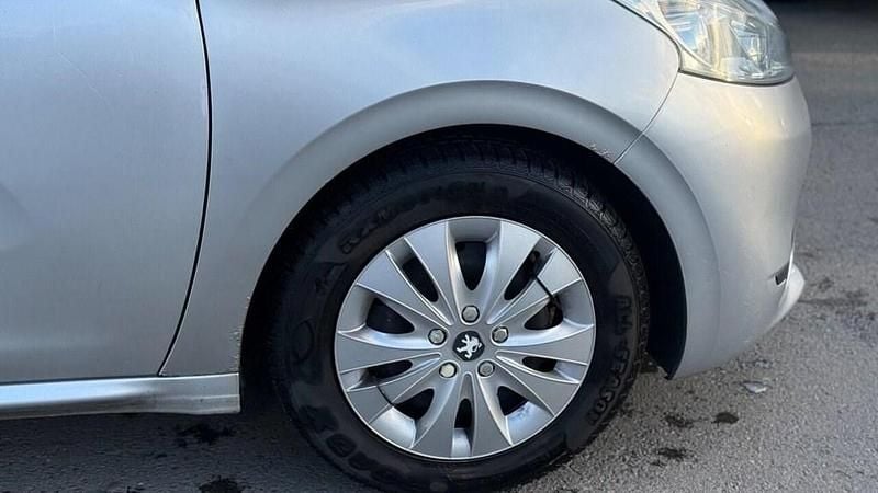 Used Peugeot 208 Access 2014 Silver Hatchback