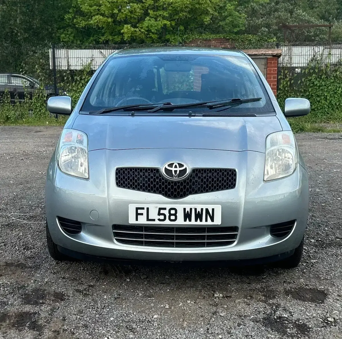 Used Toyota Yaris 69 HP (50 kW) 2008 Silver Hatchback