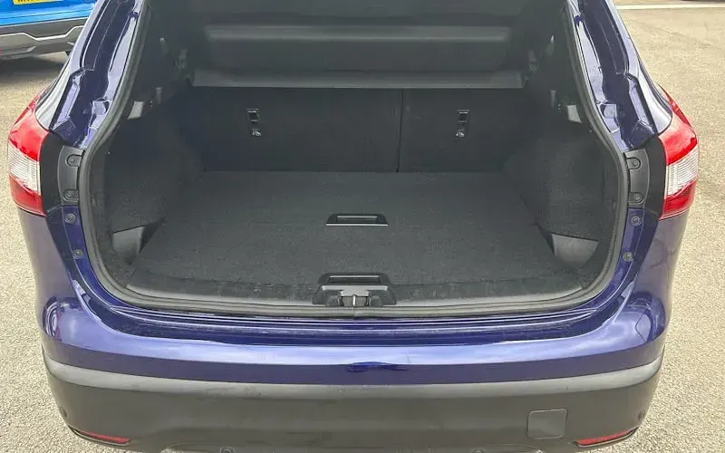 Used Nissan Qashqai Tekna 116 HP (85 kW) 2017 Blue SUV