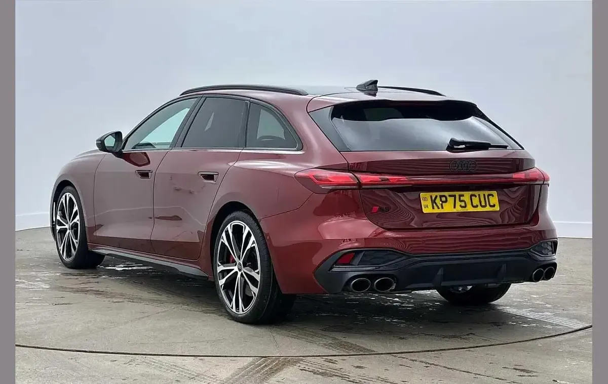 Used Audi A5 Advanced 362 HP (266 kW) 2025 Red Estate