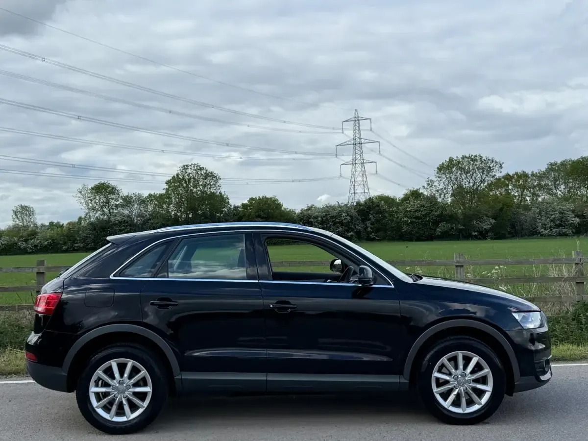 Używany Audi Q3 2014 Czarny SUV
