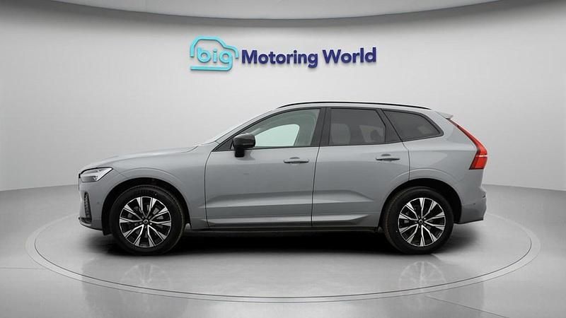 Used Volvo XC60 Plus 250 HP (183 kW) 2023 Grey SUV
