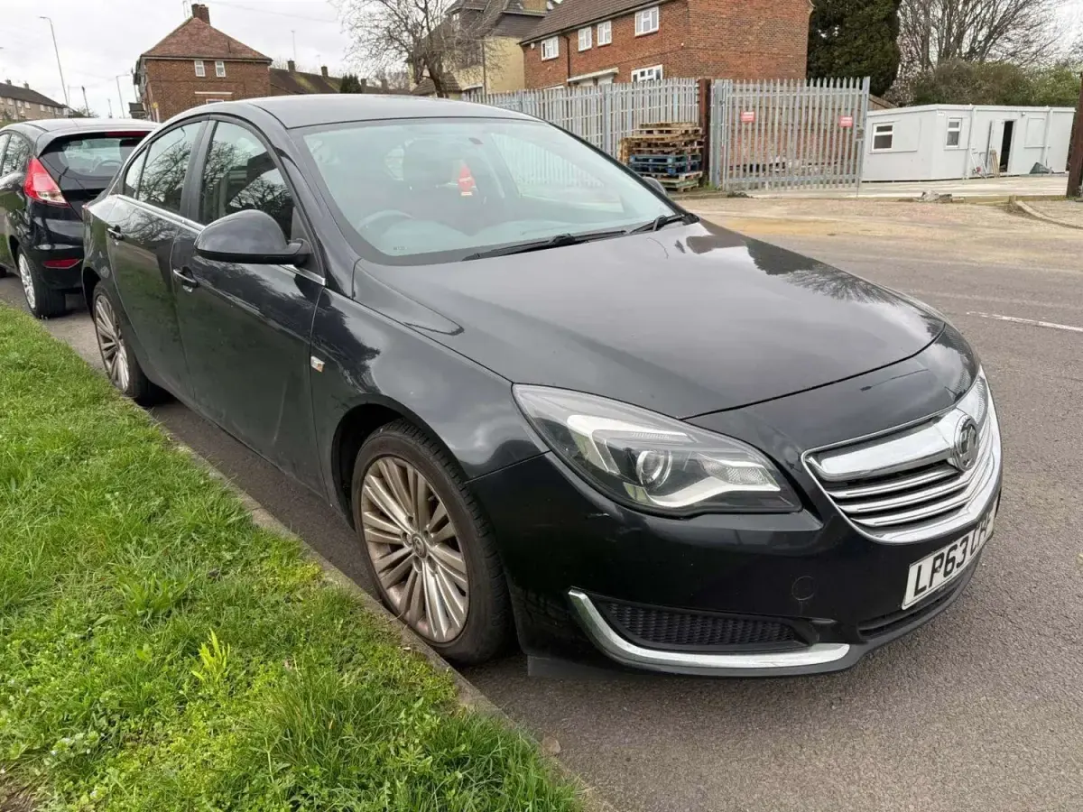 Used Vauxhall Insignia 140 HP (102 kW) 2014 Black Hatchback