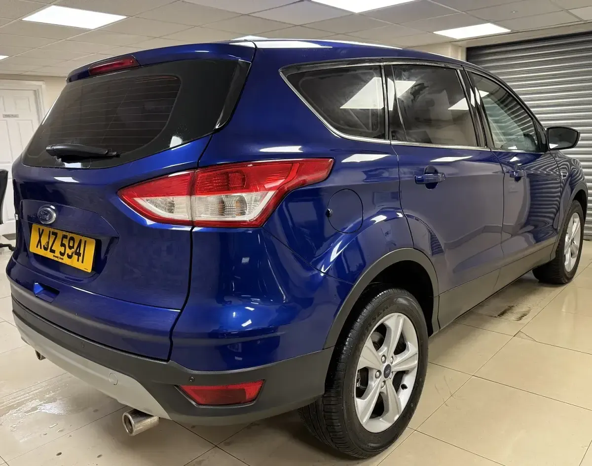 Używany Ford Kuga Zetec 2015 Niebieski SUV