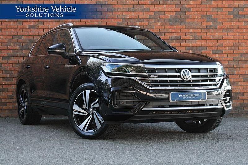 Black Used 2019 VW Touareg R-line SUV | £25,250 (Fair price) - Image 1/4