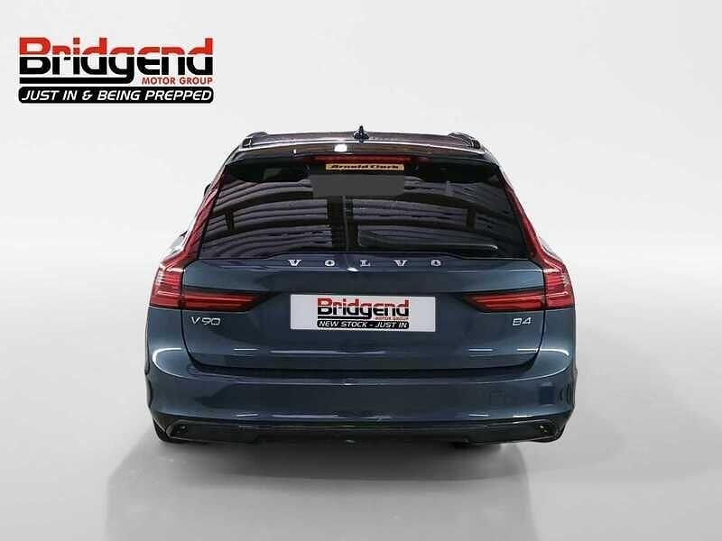 Used Volvo V90 R-Design 2022 Blue Estate