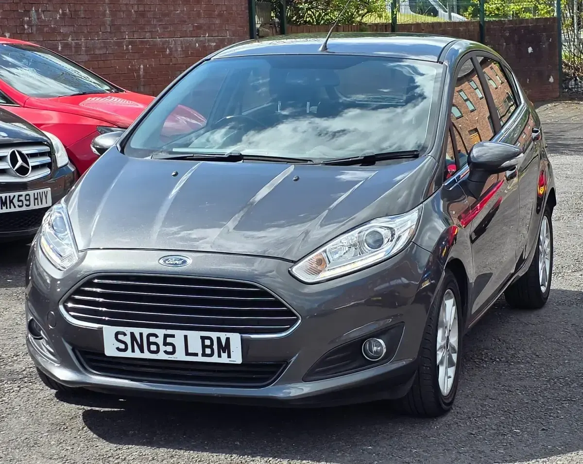 Used Ford Fiesta Zetec 82 HP (60 kW) 2015 Grey Hatchback