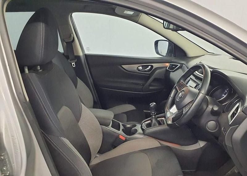 Used Nissan Qashqai N-Connecta 2017 Silver SUV