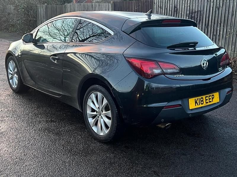 Black Used 2012 Vauxhall Astra GTC SRi Hatchback | £2,000 (Fair price) - Image 1/4