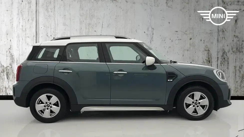 Used Mini Cooper Countryman Classic 134 HP (98 kW) 2022 Green SUV