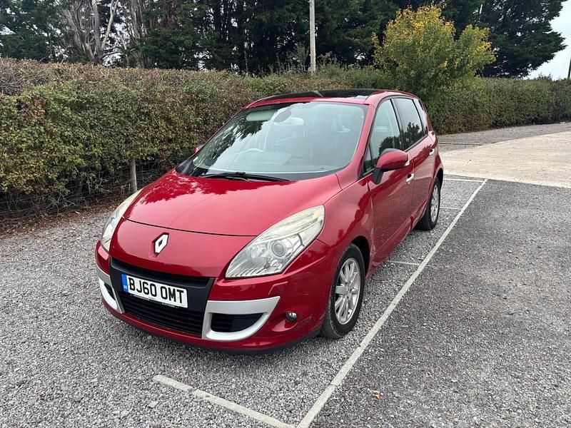 Red Used 2010 Renault Scénic III Privilege MPV | £2,195 - Image 1/4