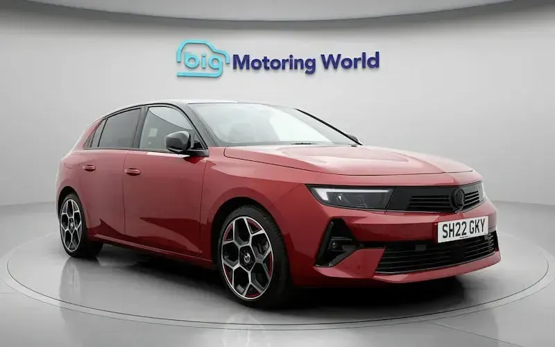 Used Vauxhall Astra GS Line 181 HP (133 kW) 2022 Red Hatchback