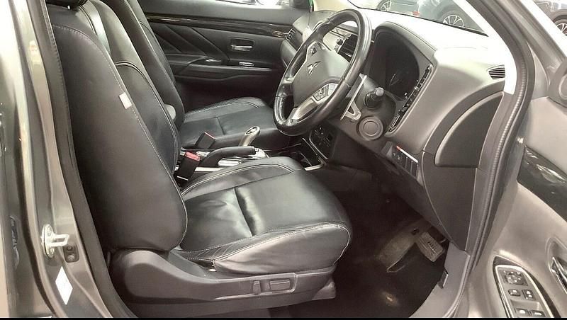 Used Mitsubishi Outlander P-HEV 2016 Grey Estate