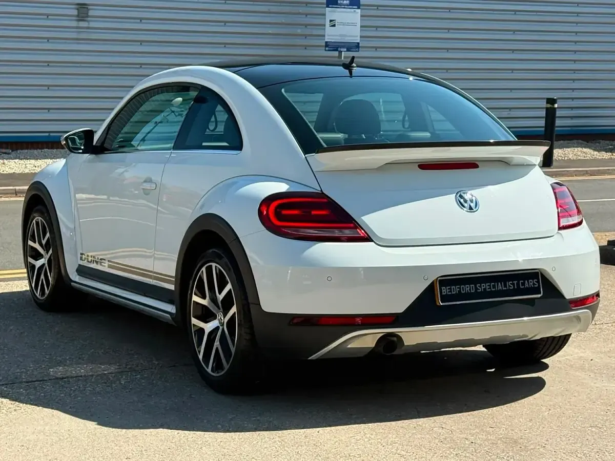 Used VW Beetle Dune 105 HP (77 kW) 2018 White Hatchback