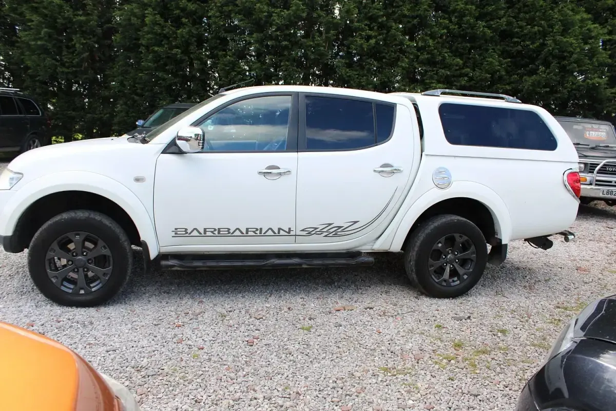 Used Mitsubishi L200 176 HP (129 kW) 2011 White Pickup