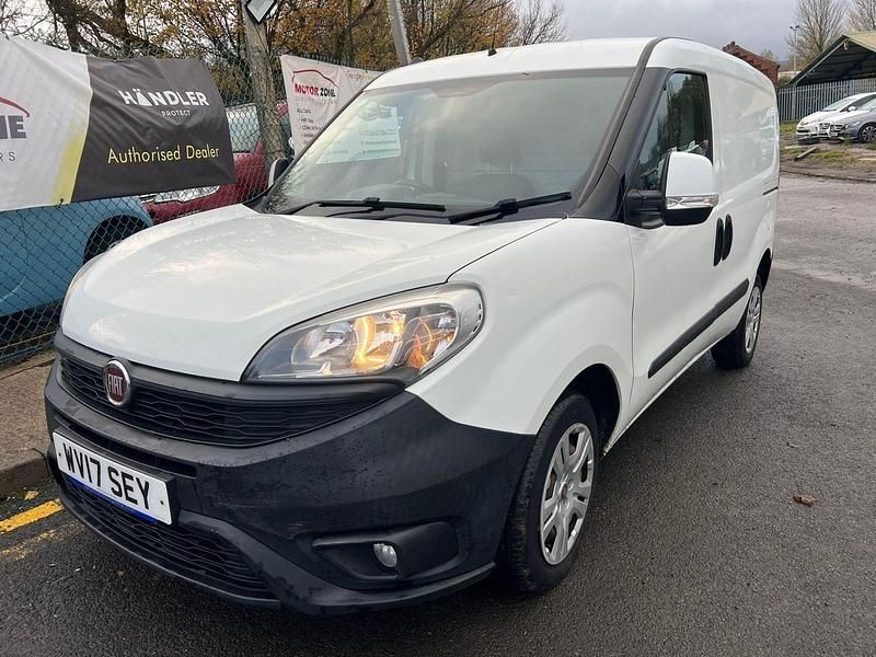 Used Fiat Doblò 90 HP (66 kW) 2016 White MPV