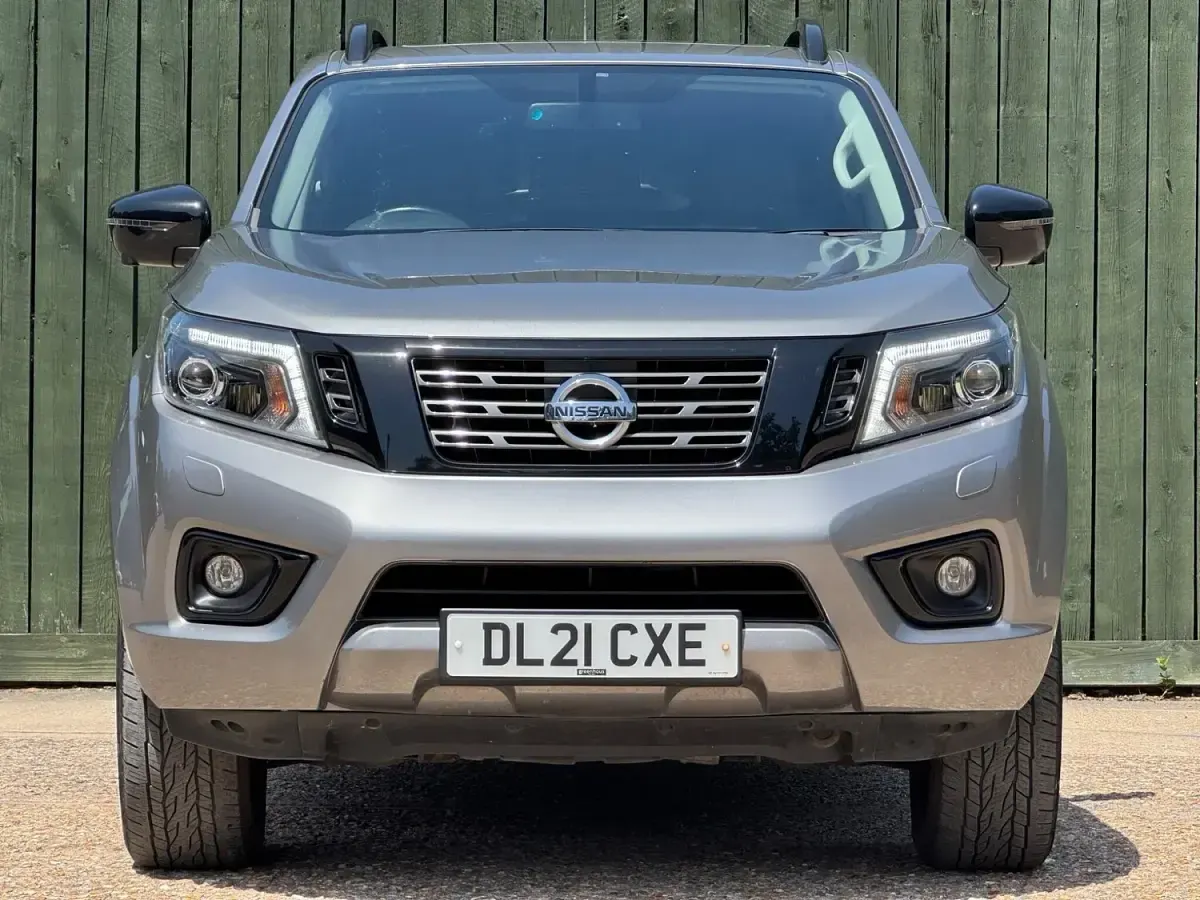 Used Nissan Navara N-Guard 190 HP (139 kW) 2021 Grey Pickup