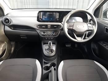 New Hyundai i10 Advanced 63 HP (46 kW) 2025 Black Hatchback