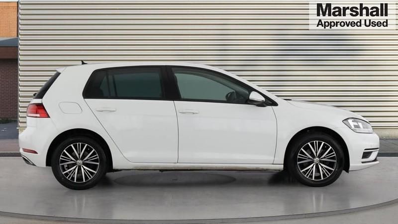 Used VW Golf VII SE 125 HP (91 kW) 2018 White