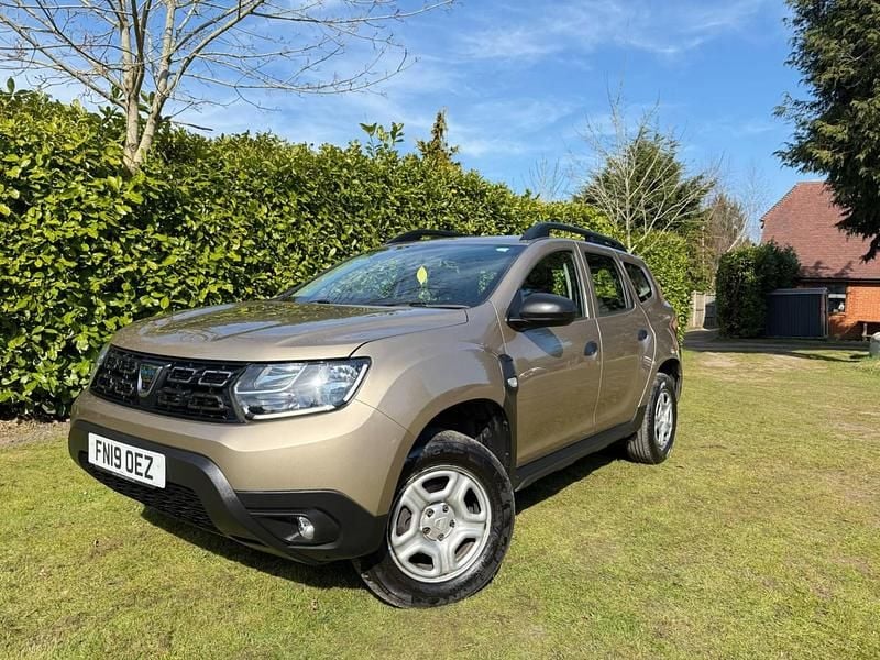Usado Dacia Duster Essentiel 115 HP (84 kW) 2019 Bege SUV