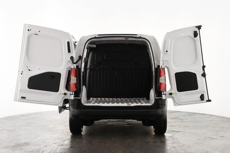 New Peugeot Partner 131 HP (96 kW) 2025 White MPV