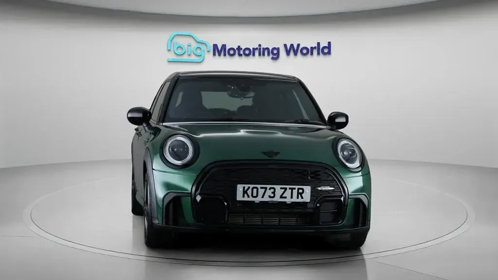 Used Mini Cooper Hatch 136 HP (100 kW) 2024 Green Hatchback