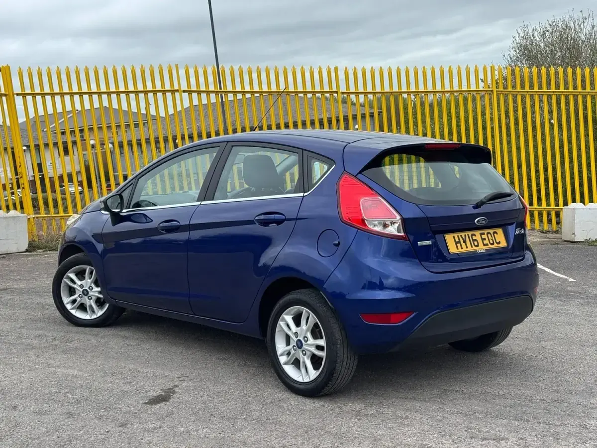 Used Ford Fiesta Zetec 2016 Blue Hatchback