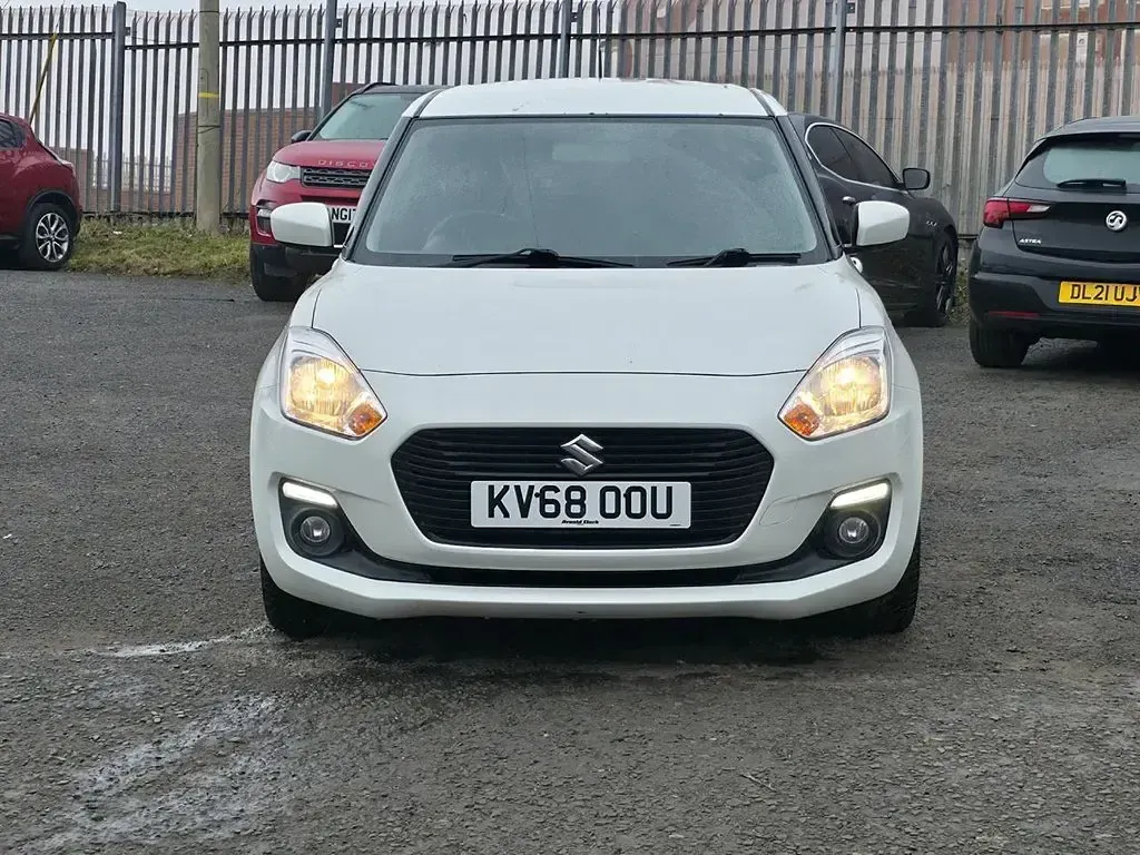 Used Suzuki Swift SZ-T 111 HP (81 kW) 2018 White Hatchback