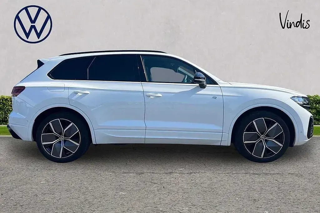 Used VW Touareg Black Edition 286 HP (210 kW) 2024 White SUV