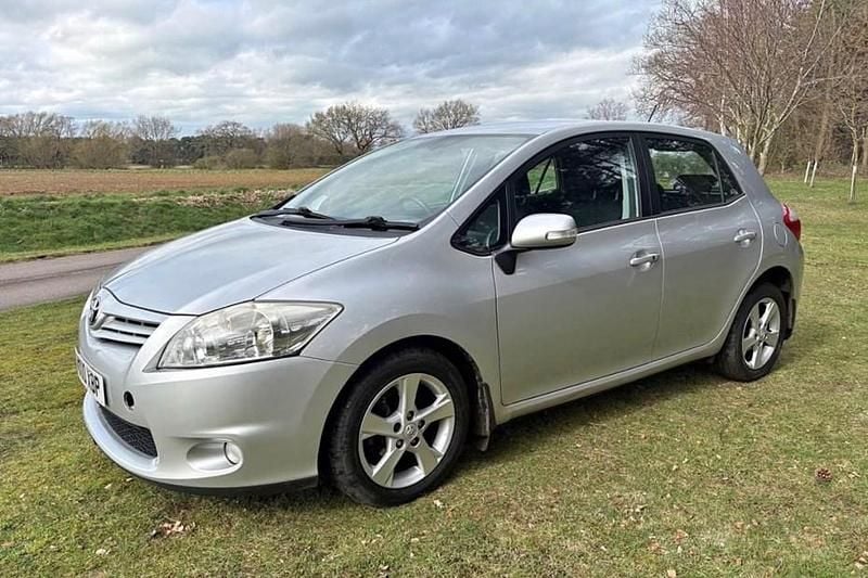 Used Toyota Auris 2010 Silver Hatchback