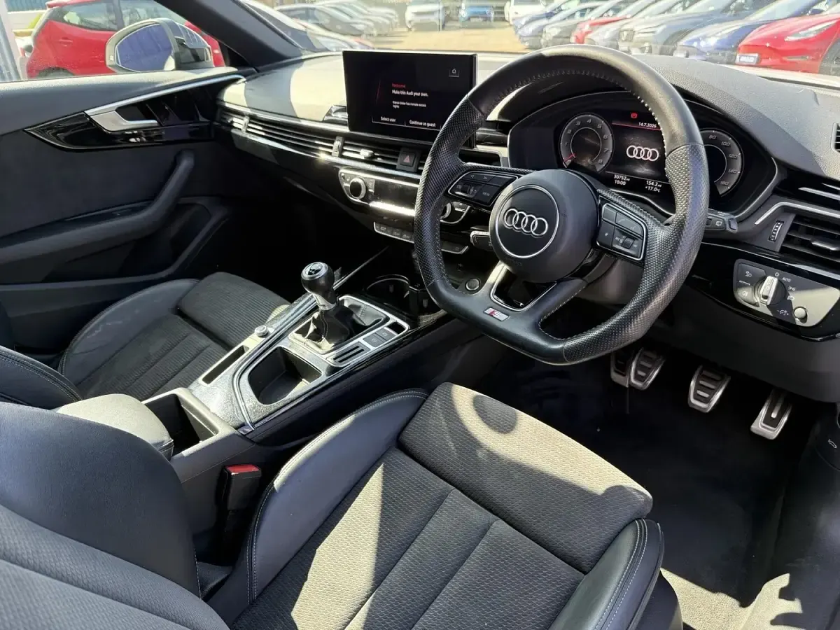 Used Audi A4 Black Edition 150 HP (110 kW) 2020 White Estate