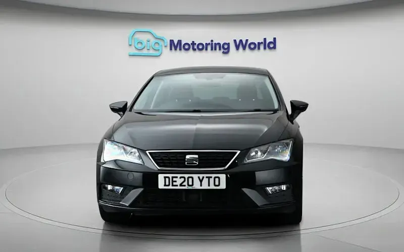 Used Seat Leon SE Dynamic 131 HP (96 kW) 2020 Black Hatchback