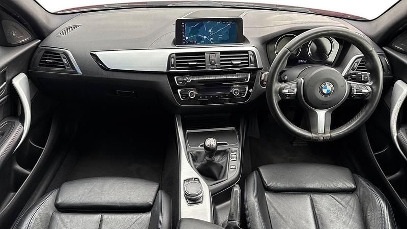 Used BMW 118 M Sport 134 HP (98 kW) 2019 Red Hatchback