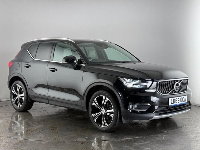 Black Used 2019 Volvo XC40 Inscription SUV | £14,800 (Good price) - Image 1/4