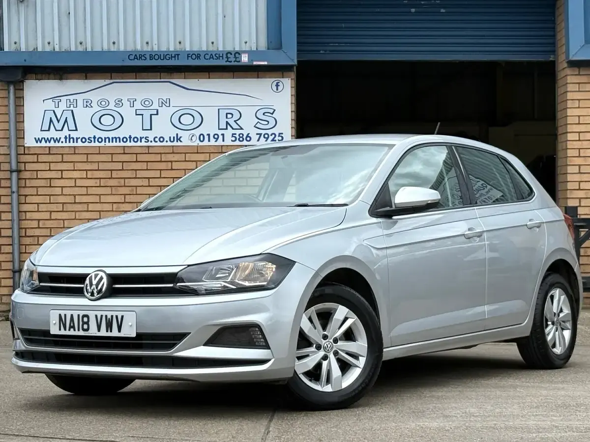 Used VW Polo SE 93 HP (68 kW) 2018 Silver Hatchback
