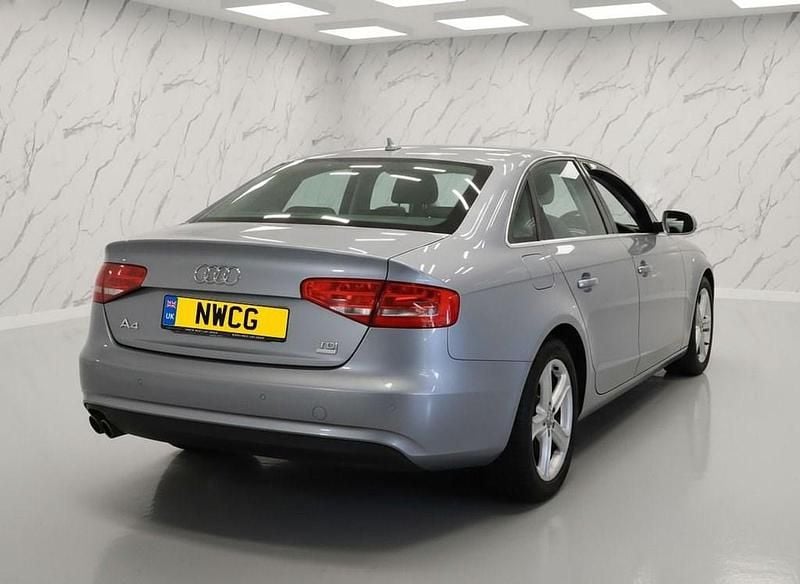 Begagnad Audi A4 Comfort 163 HK (119 kW) 2015 Grå Sedan