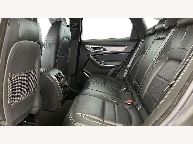 Begagnad Jaguar F-Pace R-Dynamic 204 HK (150 kW) 2021 Grå SUV