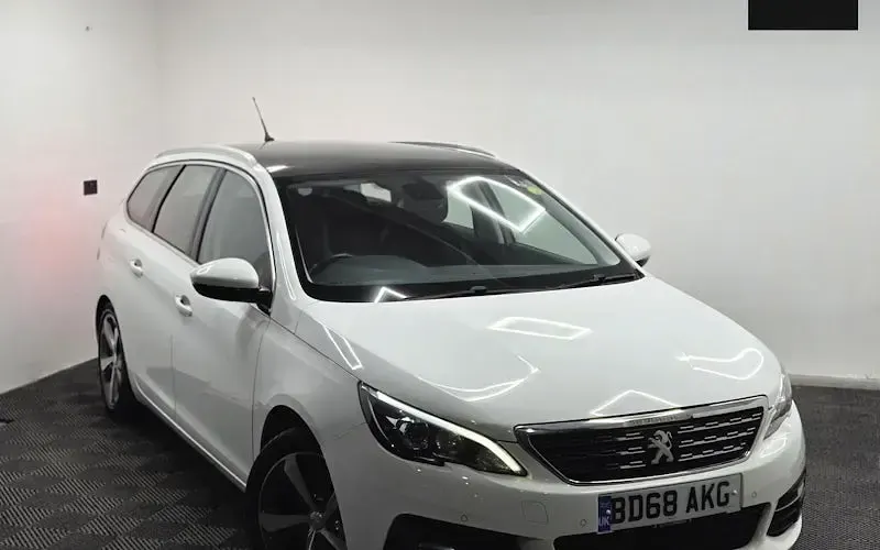 Used Peugeot 308 Allure 131 HP (96 kW) 2020 White Hatchback