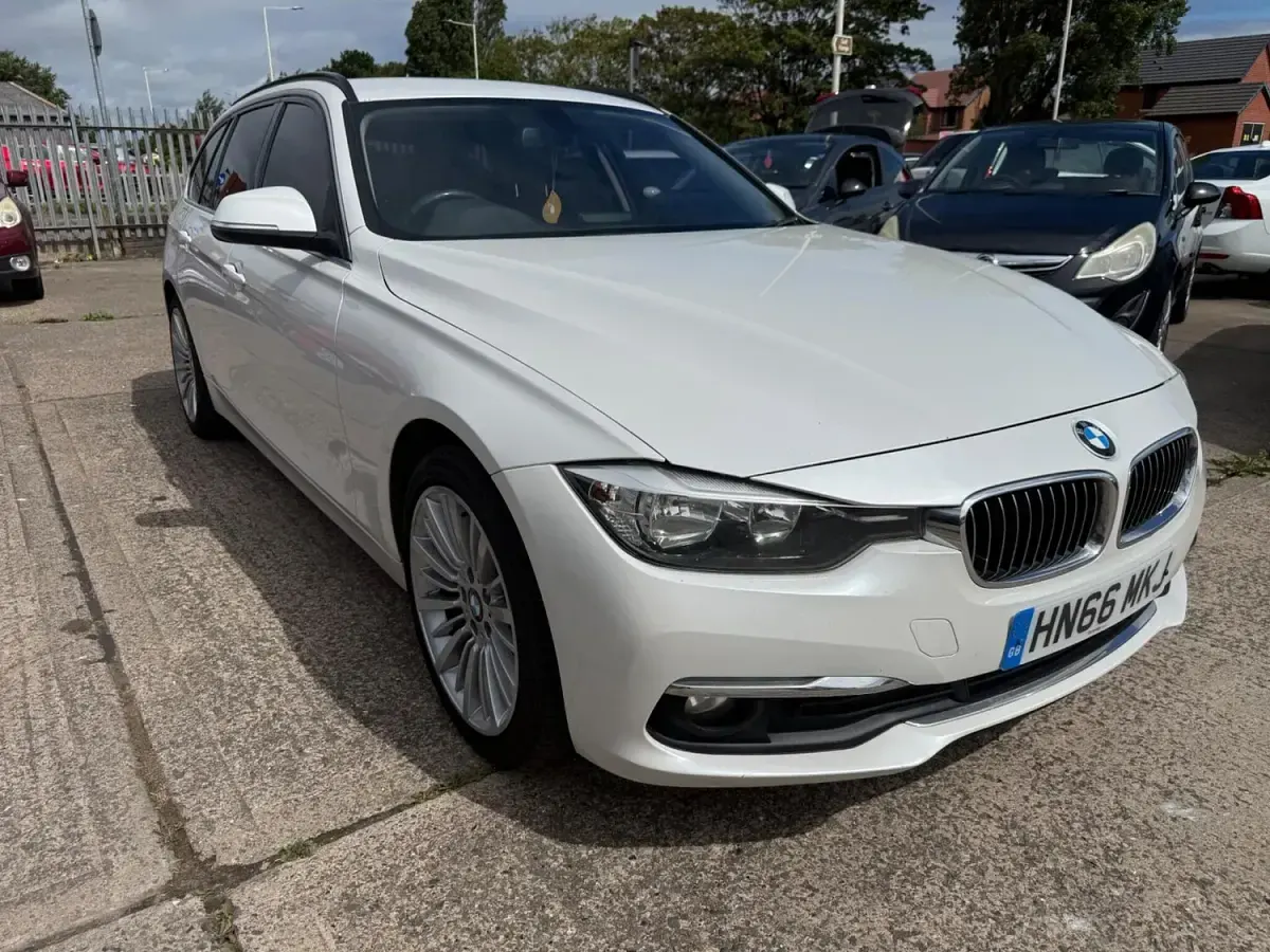 Used BMW 320 Luxury Line 2016 White Estate