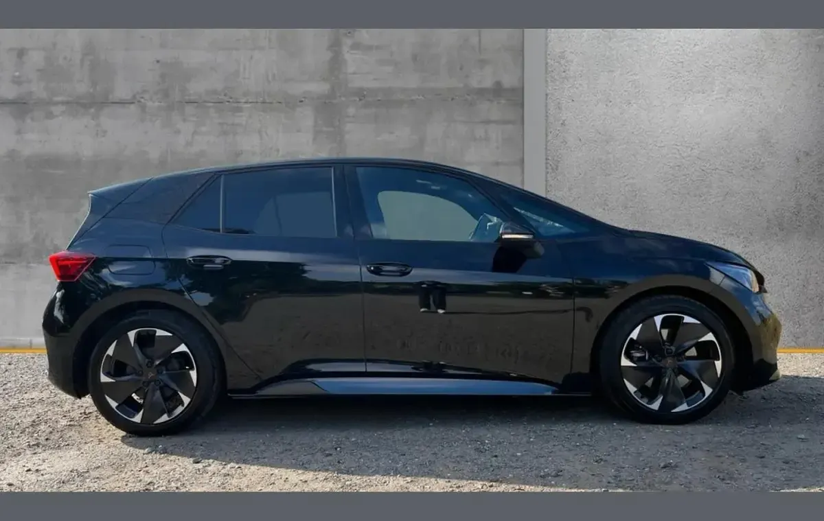 Used Cupra Born e-Boost 169 kW (231 HP) 2025 Midnight black Hatchback