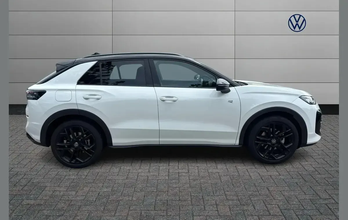 Used VW T-Roc R-line 150 HP (110 kW) 2026 White SUV