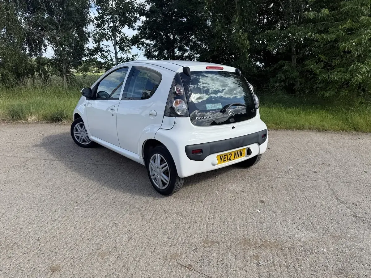 Used Citroën C1 VTR Sport 68 HP (50 kW) 2012 White Hatchback