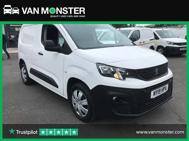 White Used 2019 Peugeot Partner MPV | £7,999 (Fair price) - Image 1/3