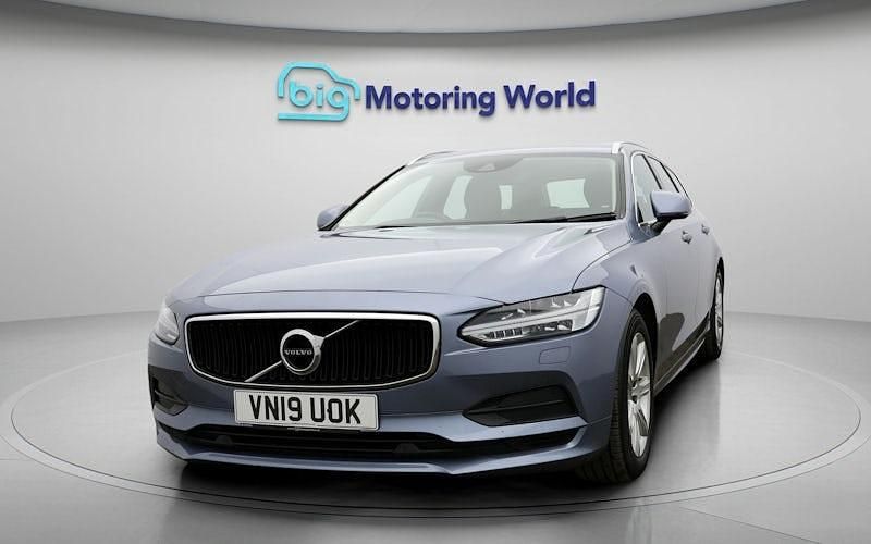 Used Volvo V90 Momentum 190 HP (139 kW) 2019 Blue Estate