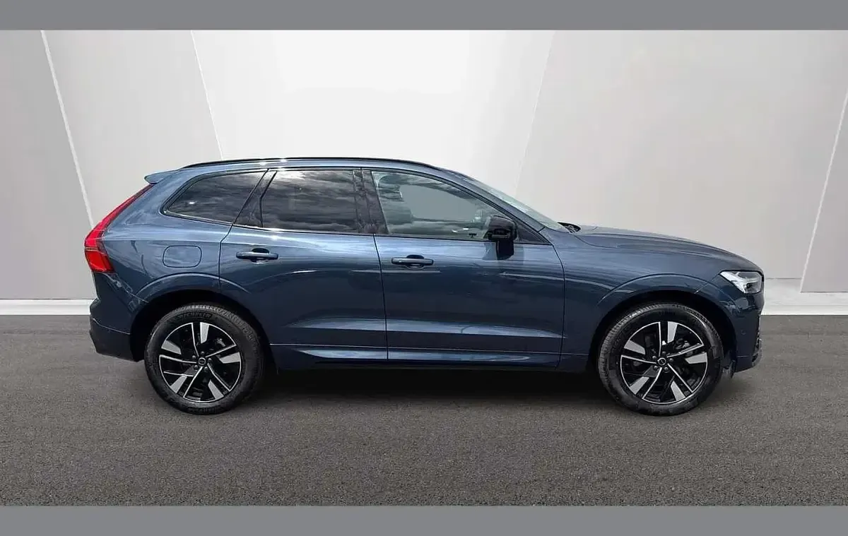 Used Volvo XC60 Plus 344 HP (253 kW) 2025 Blue SUV