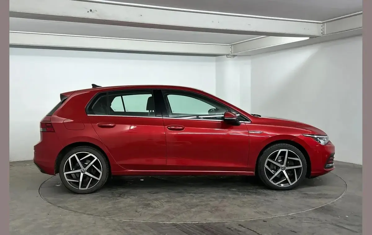 Used VW Golf VIII Style 147 HP (108 kW) 2023 Red Hatchback