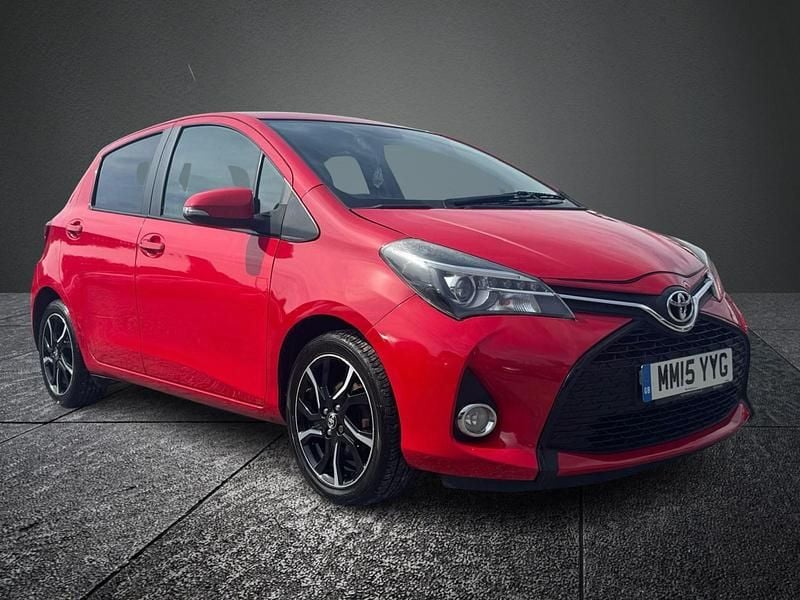 Used Toyota Yaris Sport 99 HP (72 kW) 2015 Red Hatchback