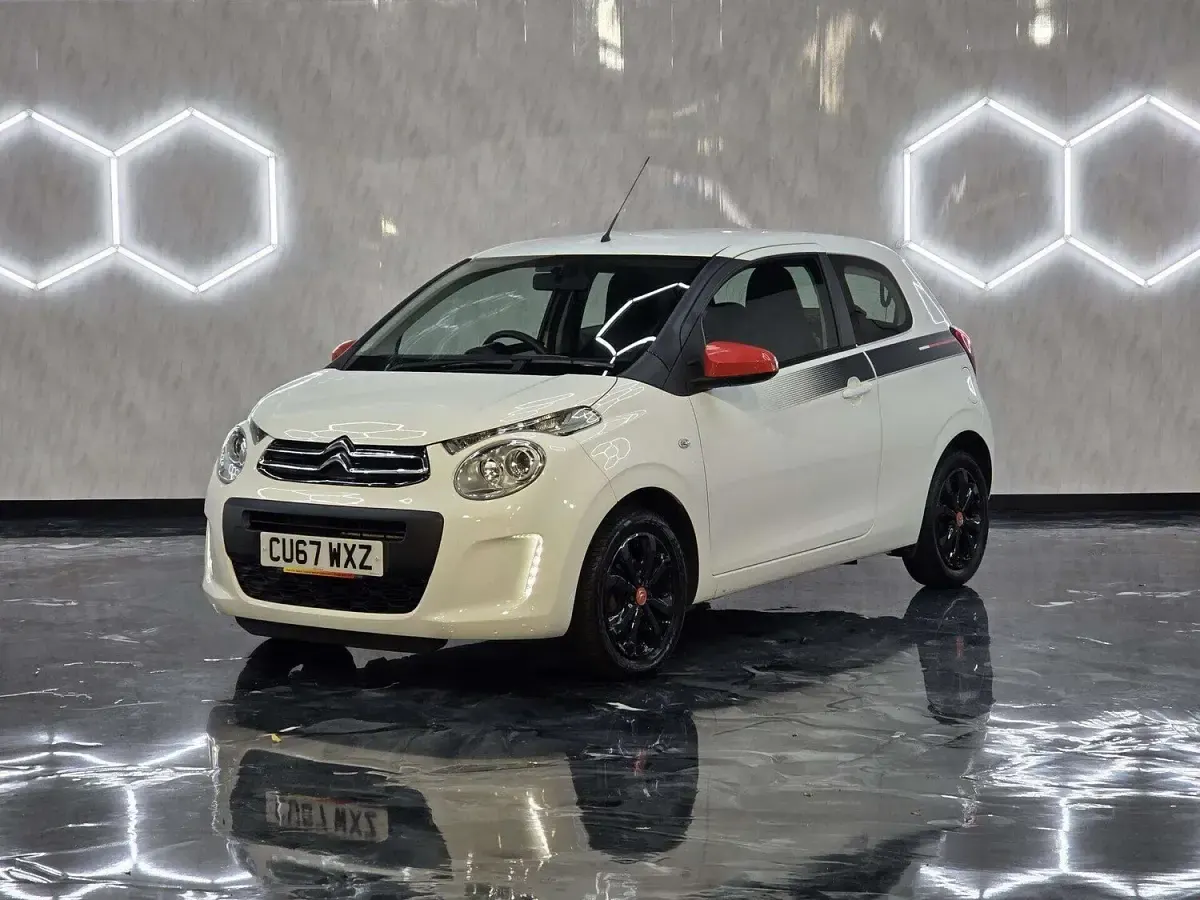 Begagnad Citroën C1 Furio 68 HK (50 kW) 2017 Vit Halvkombi