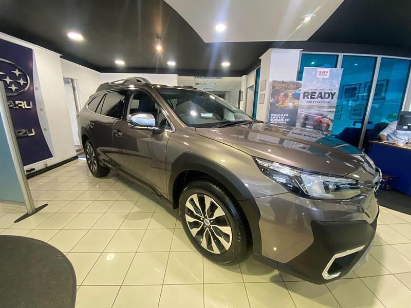 Used Subaru Outback 2025 Gold SUV